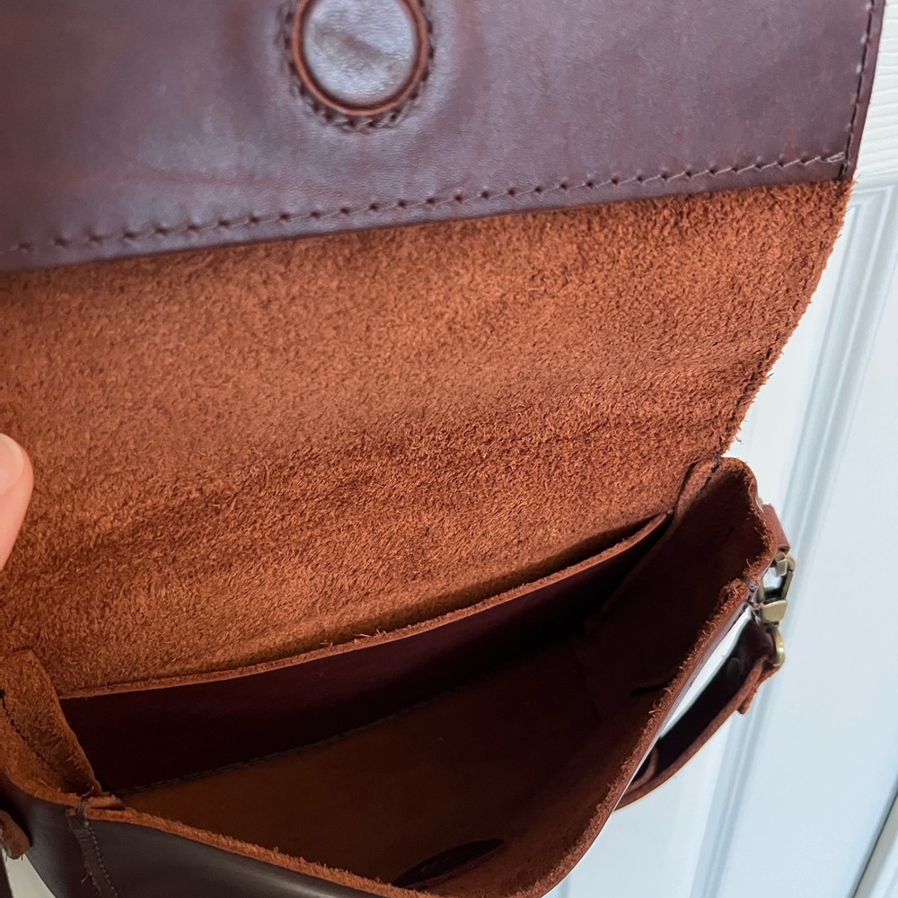 Portland Leather Rich Brown Crossbody Bag - Picture 3 of 4